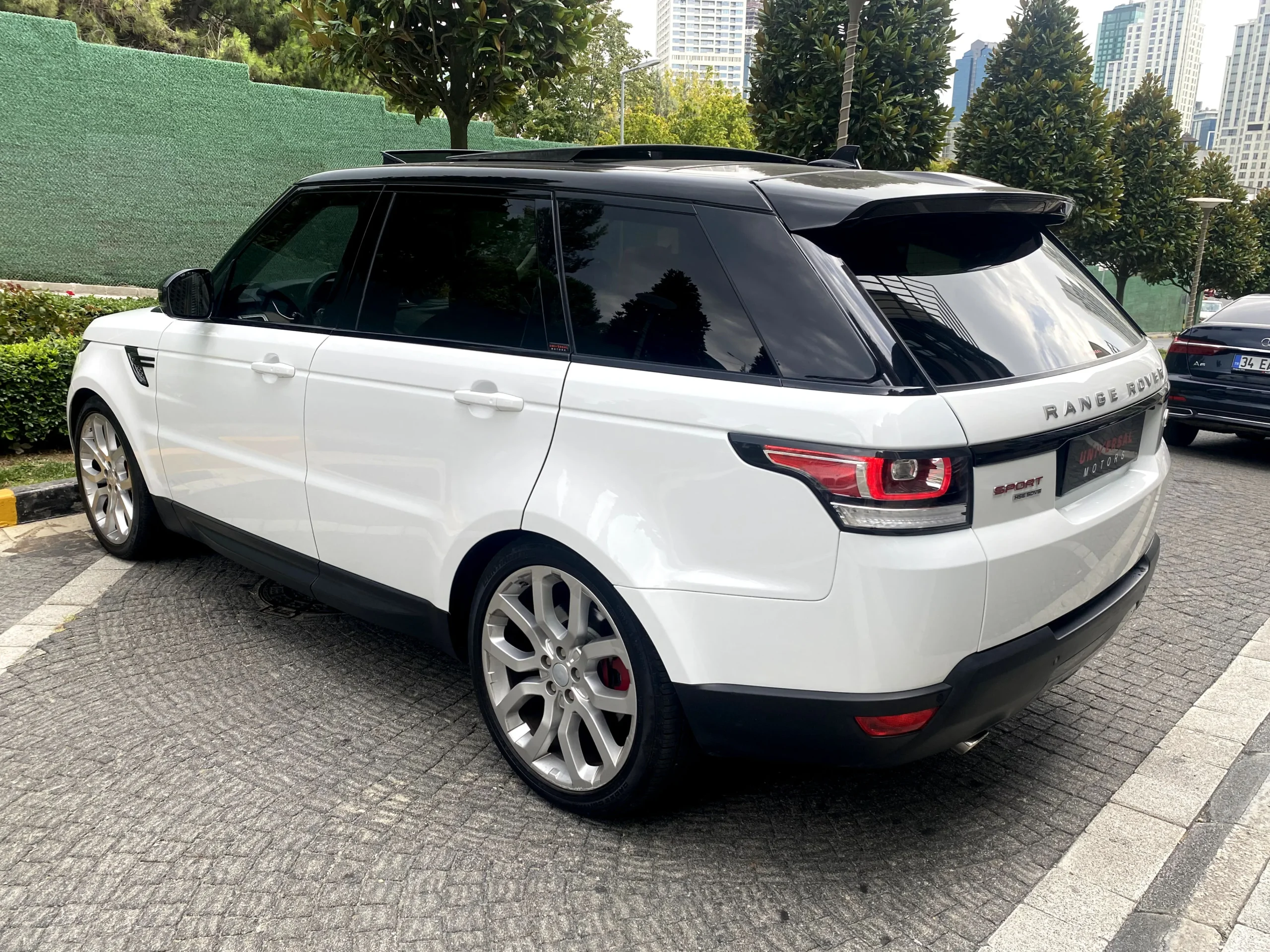 LAND ROVER SPORT 3.0 SDV6 HSE DYNAMIC