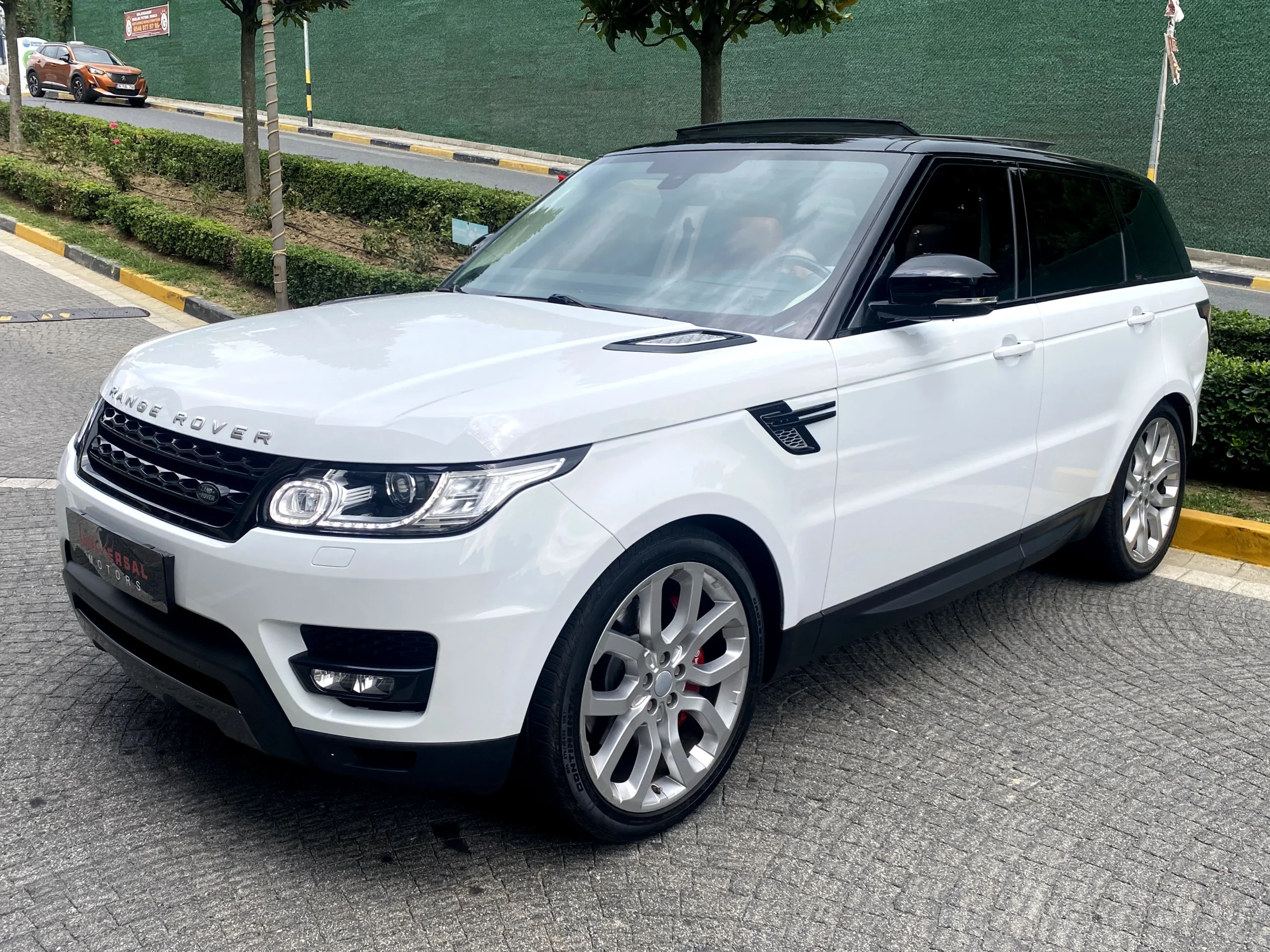 LAND ROVER SPORT 3.0 SDV6 HSE DYNAMIC