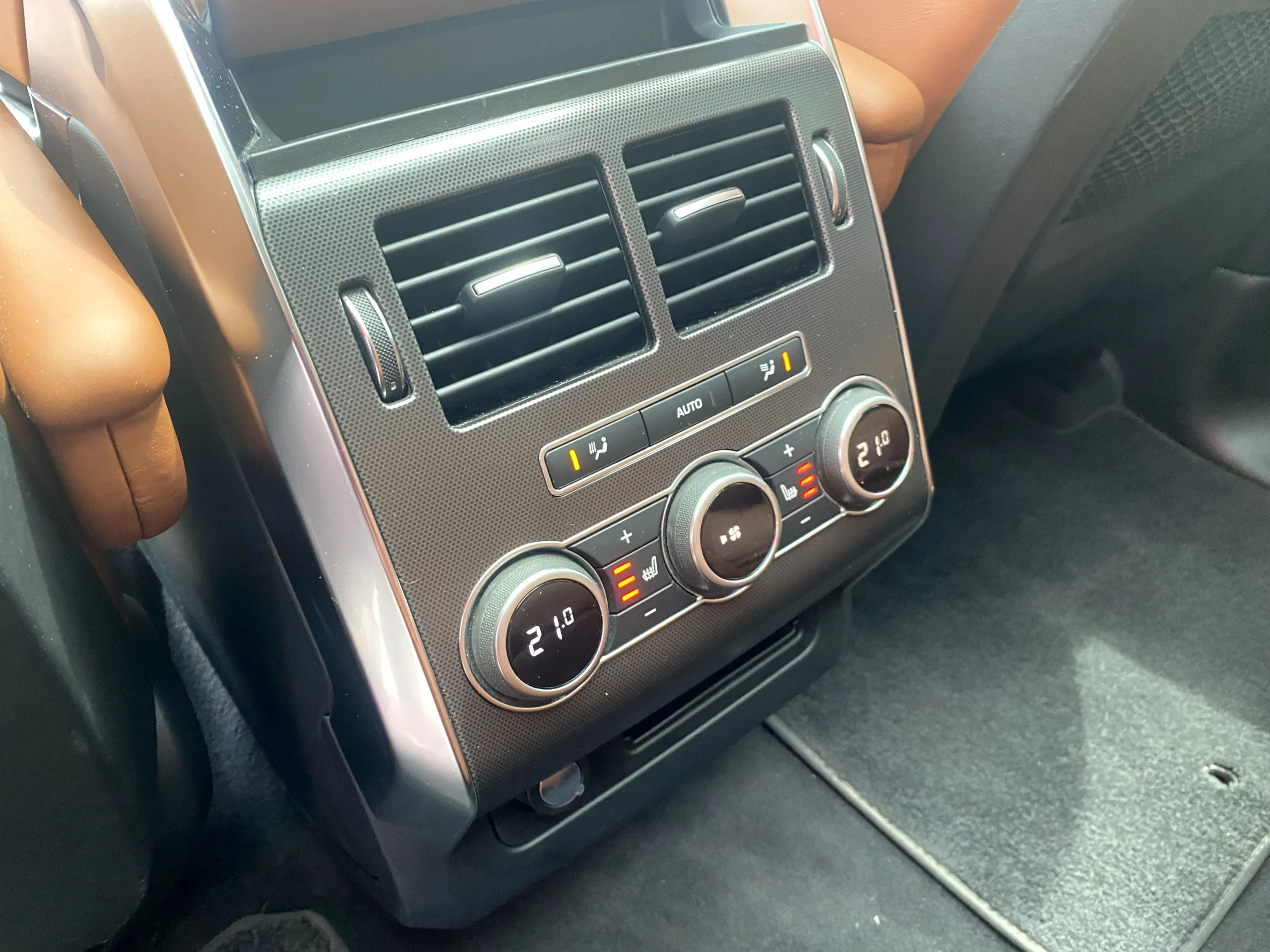 LAND ROVER SPORT 3.0 SDV6 HSE DYNAMIC