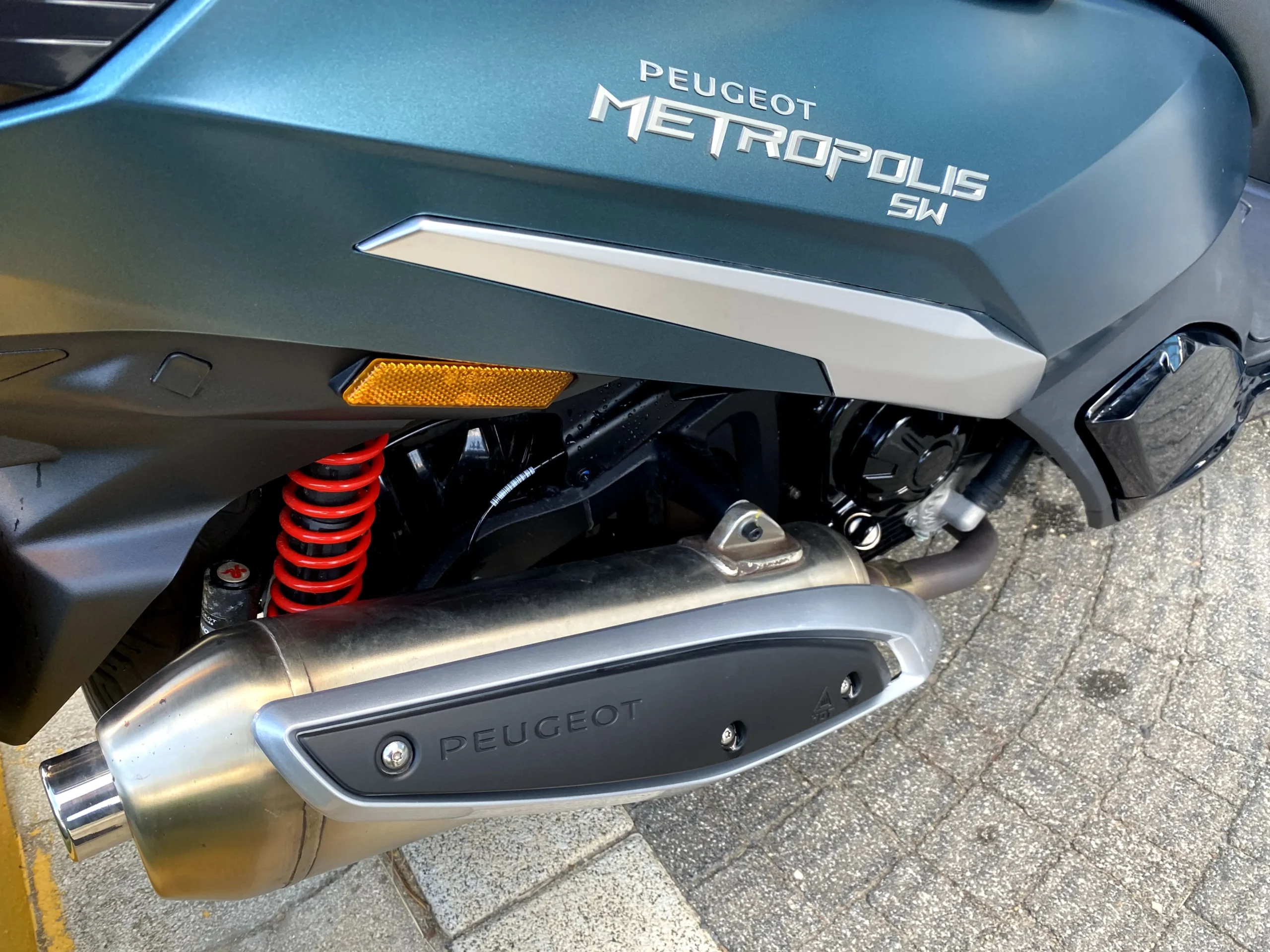 PEUGEOT METROPOLIS SW 400