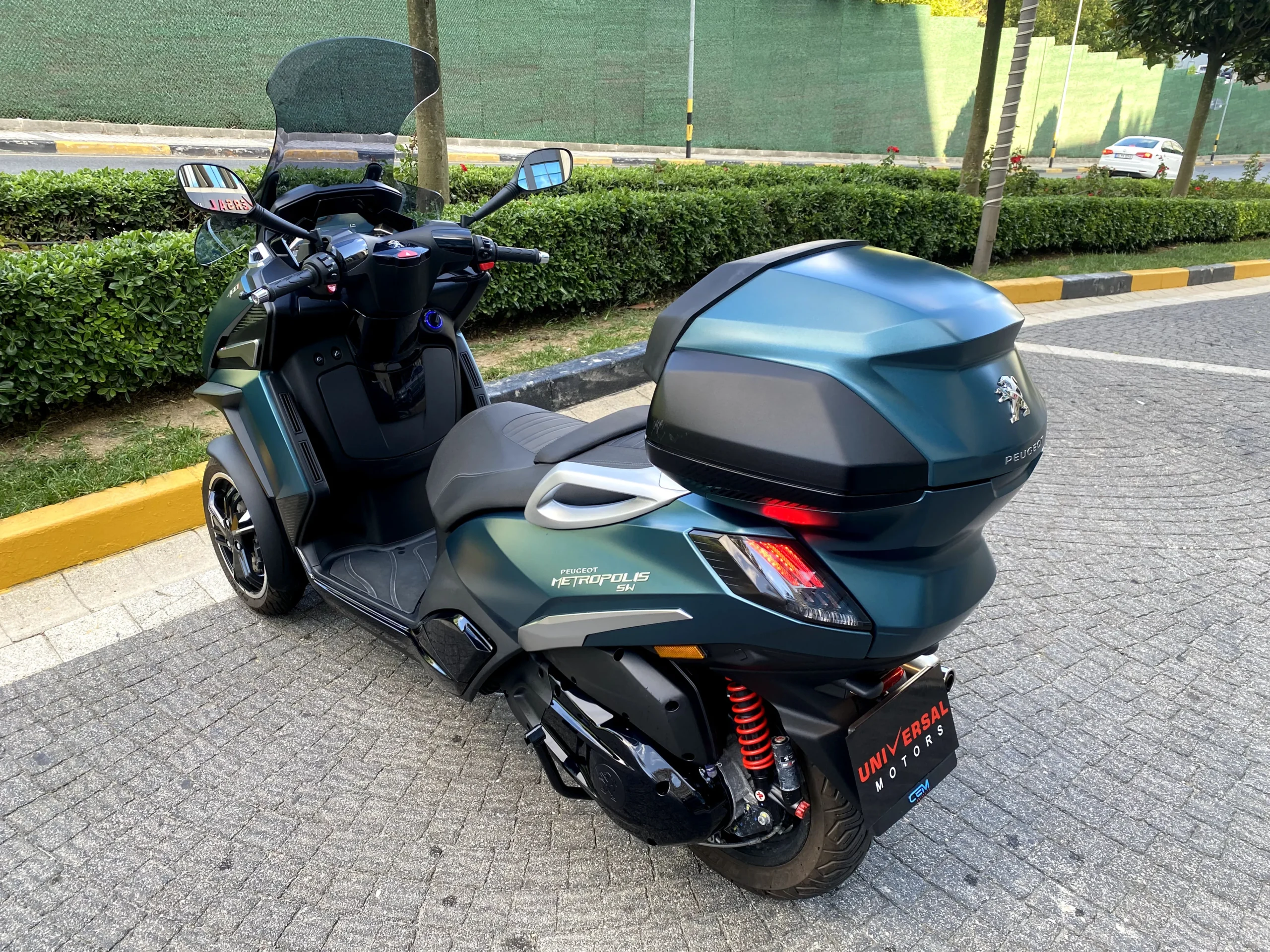 PEUGEOT METROPOLIS SW 400