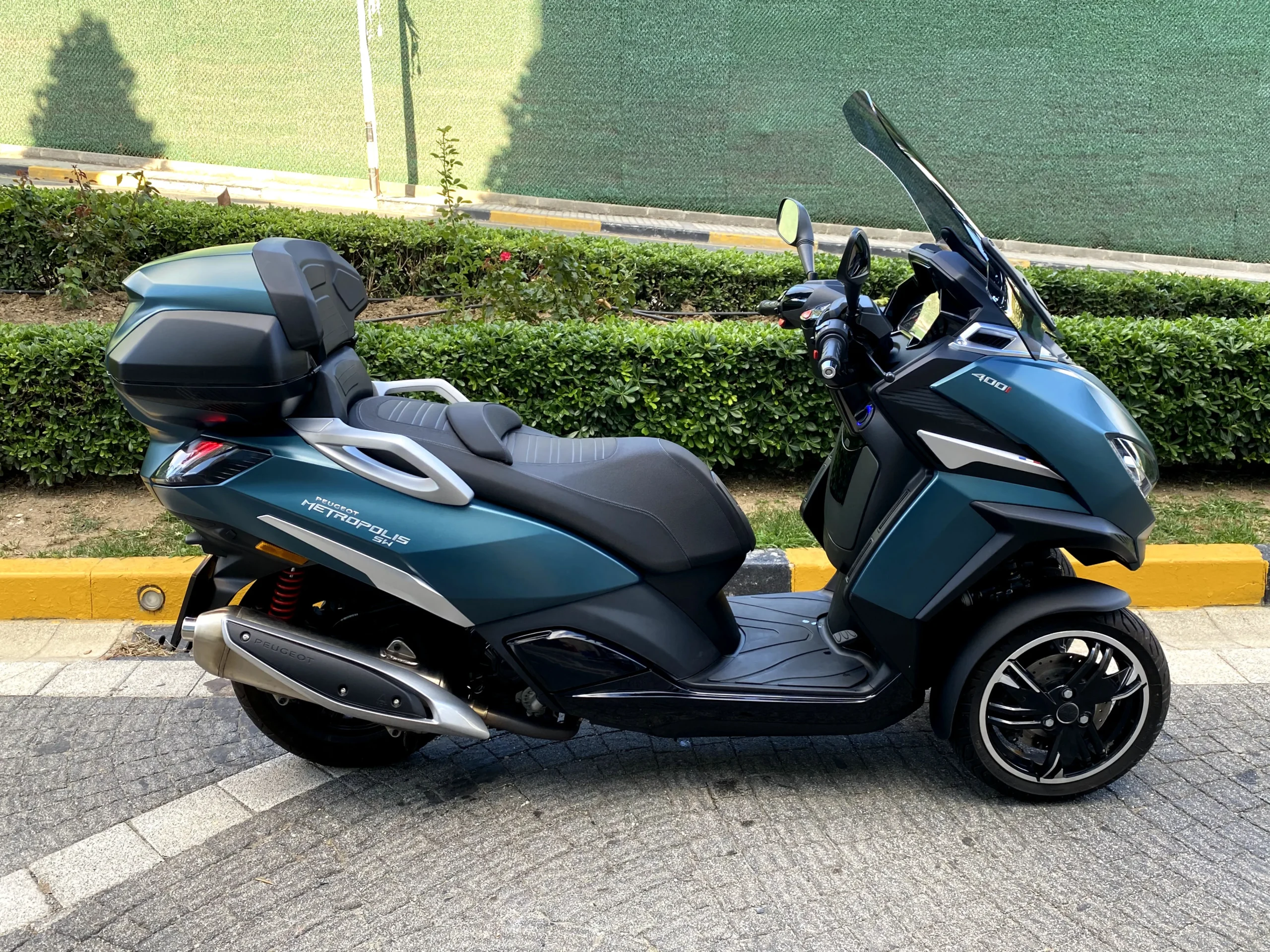 PEUGEOT METROPOLIS SW 400