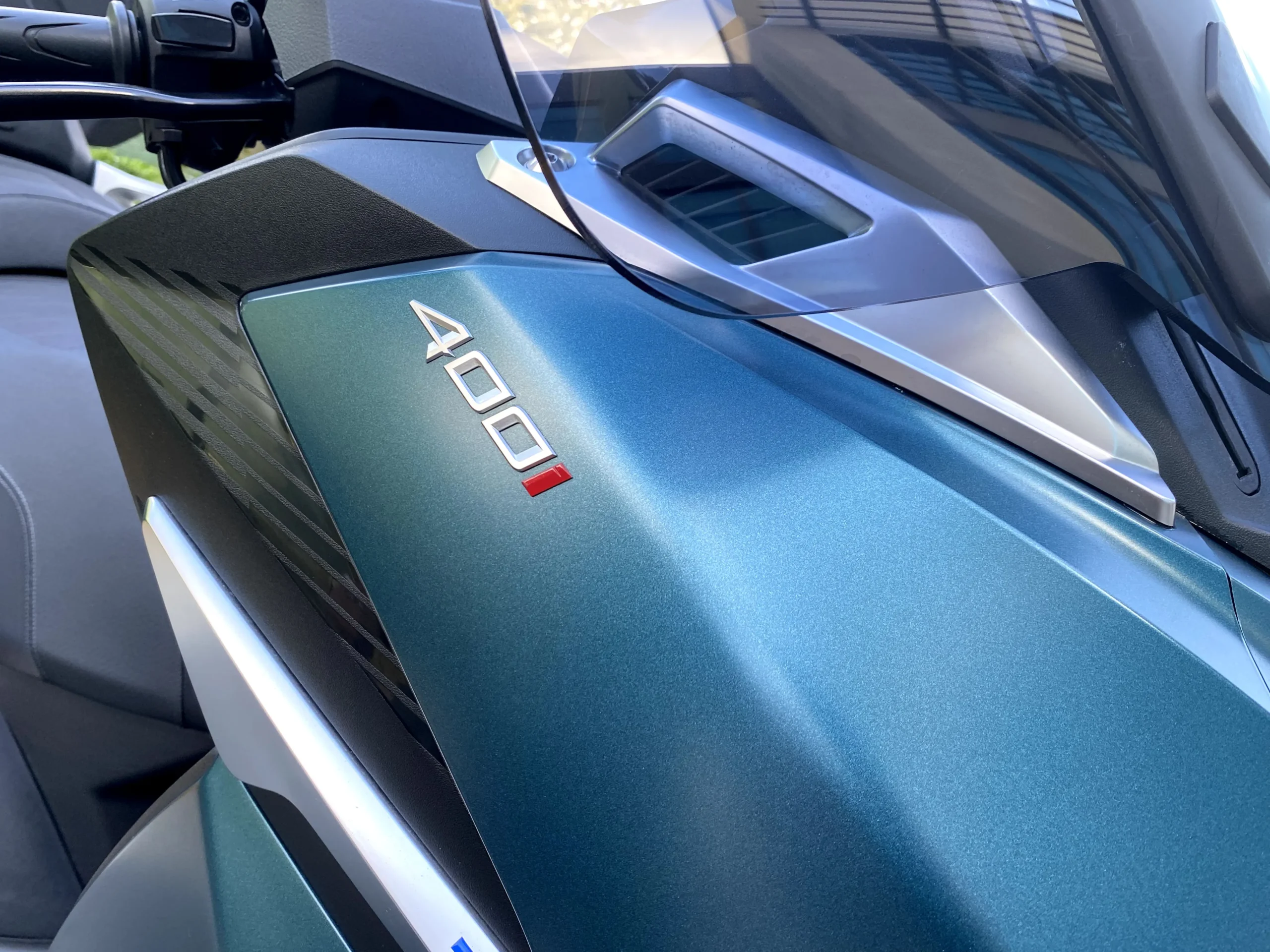 PEUGEOT METROPOLIS SW 400