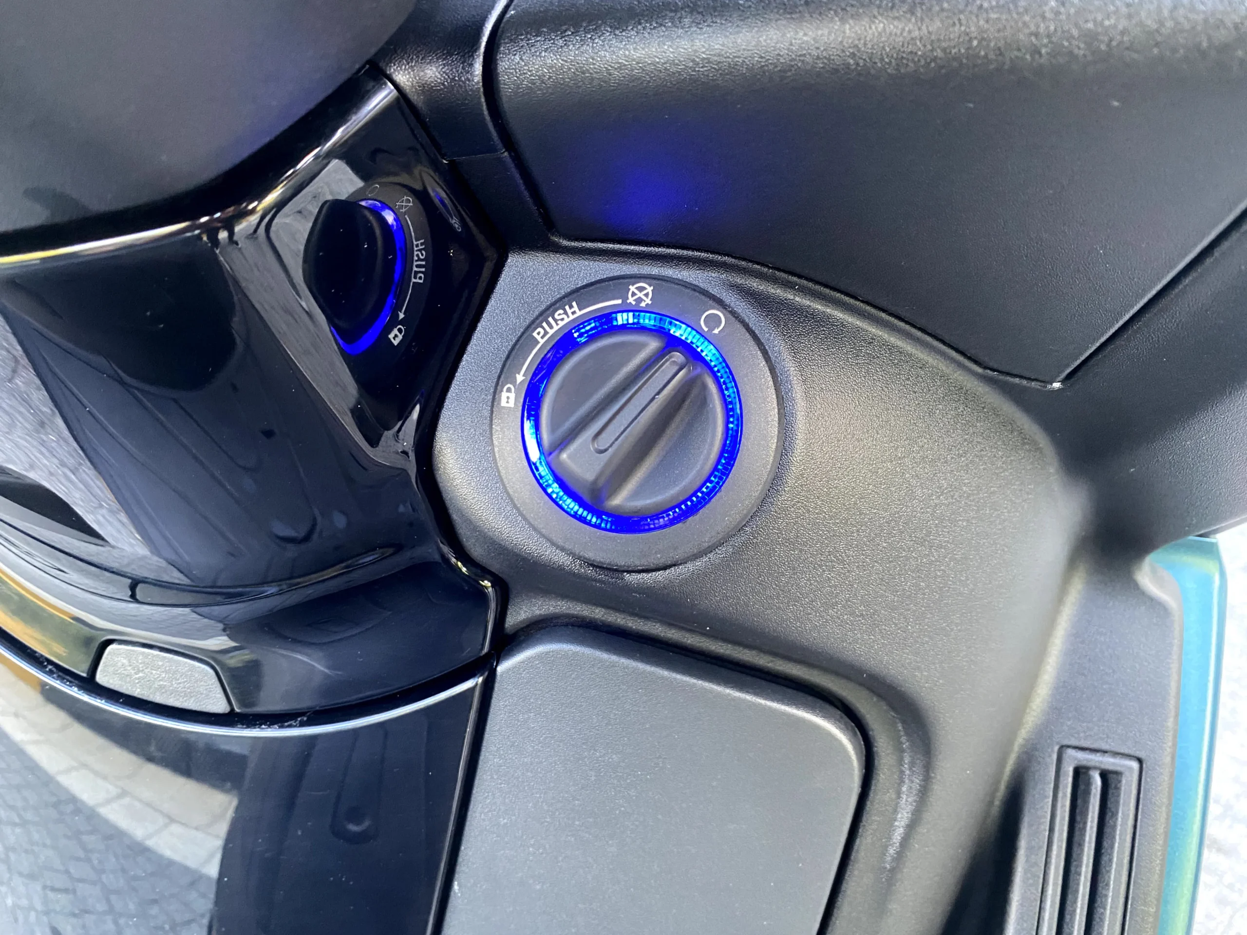 PEUGEOT METROPOLIS SW 400